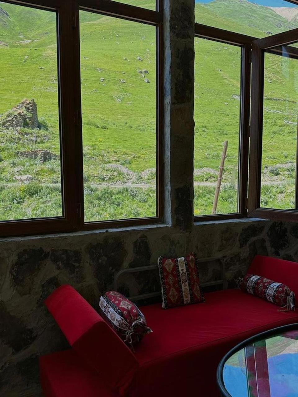 Nanila Hotel Ushguli Exterior photo